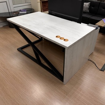 Стол в стиле LOFT Стол в стиле LOFT