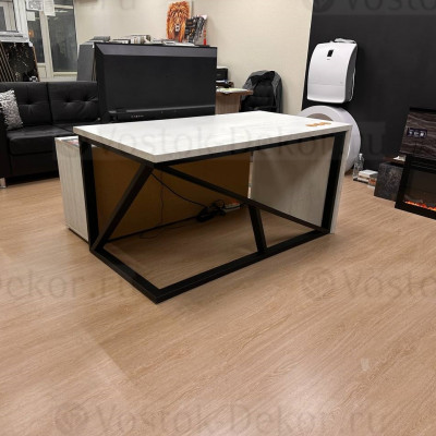 Стол в стиле LOFT